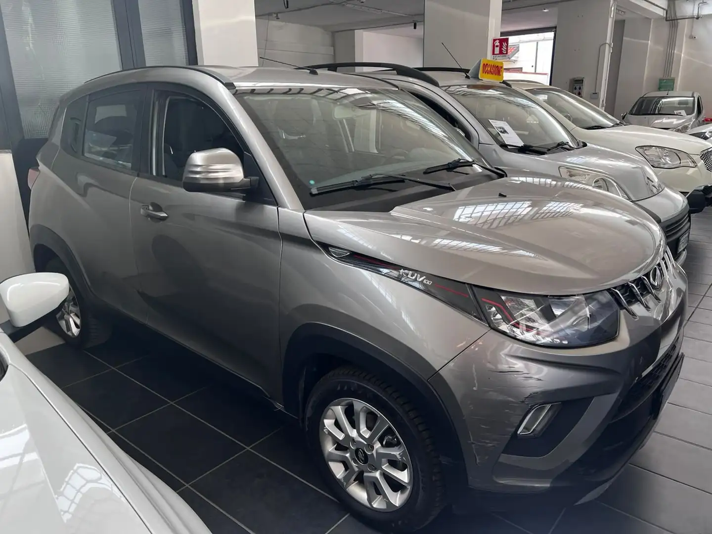 Mahindra KUV100 1.2 K8 M-BiFuel GPL - OK NEOPATENTATI - SOLO 80 MILA KM Grau - 2
