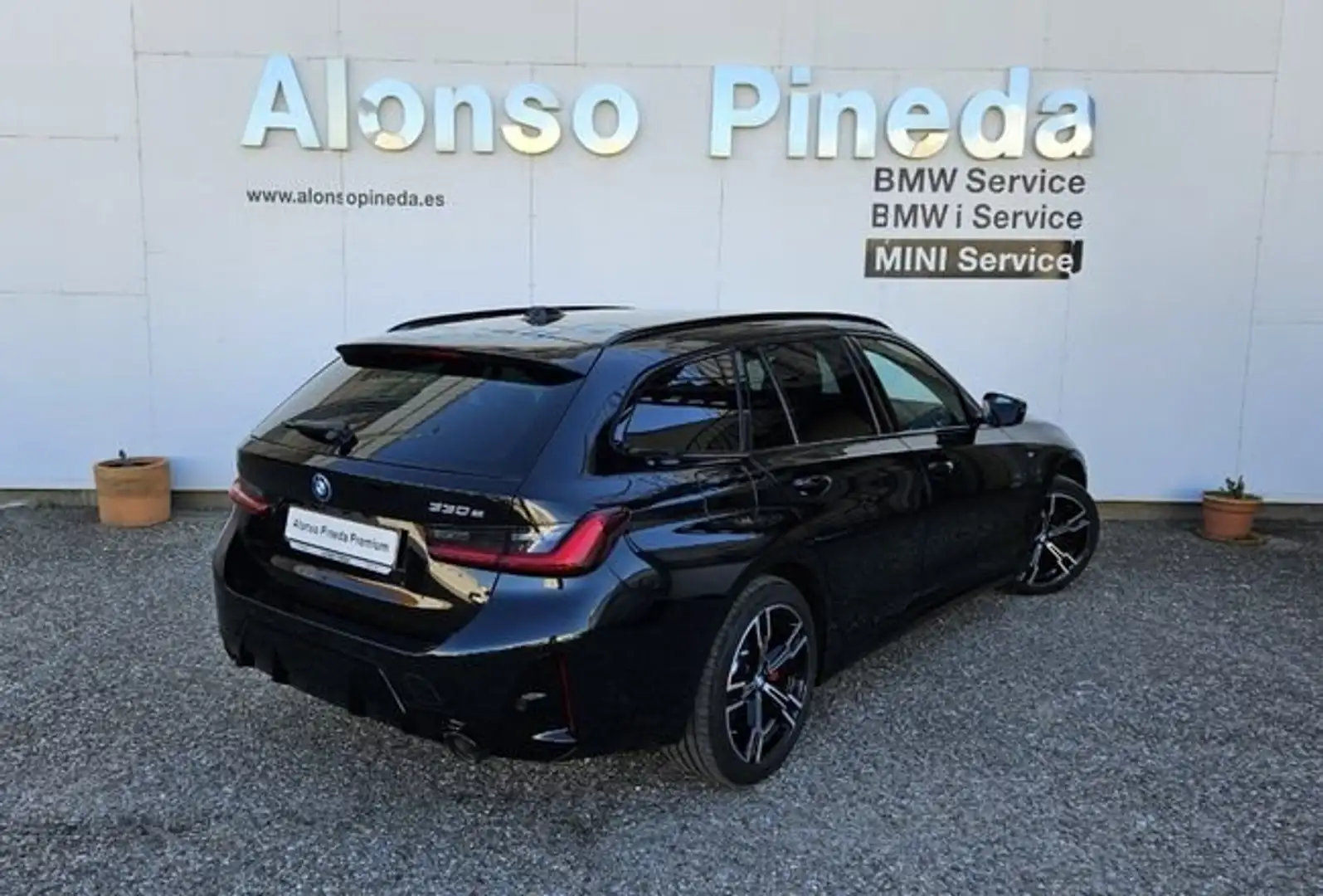 BMW 330 330e xDrive Touring M Sport Negro - 2