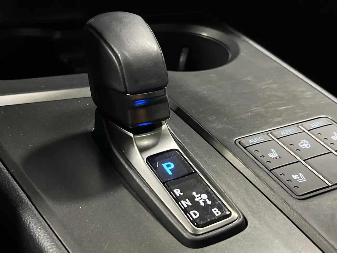 Lexus UX снимка Lexus UX