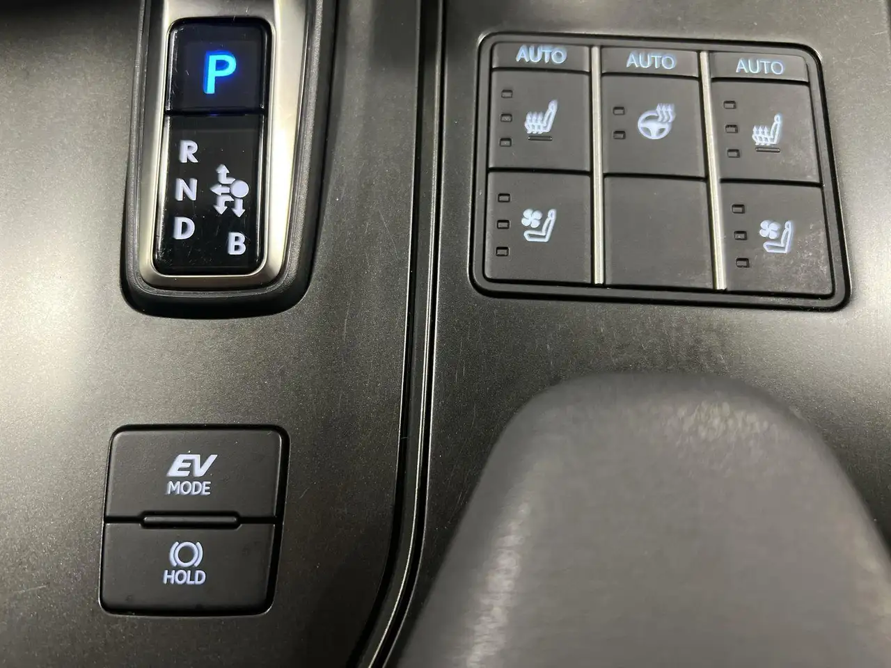 Lexus UX снимка Lexus UX