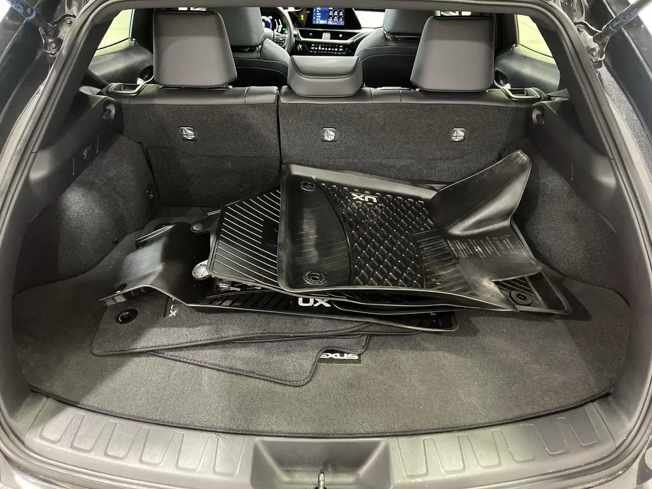 Lexus UX снимка Lexus UX