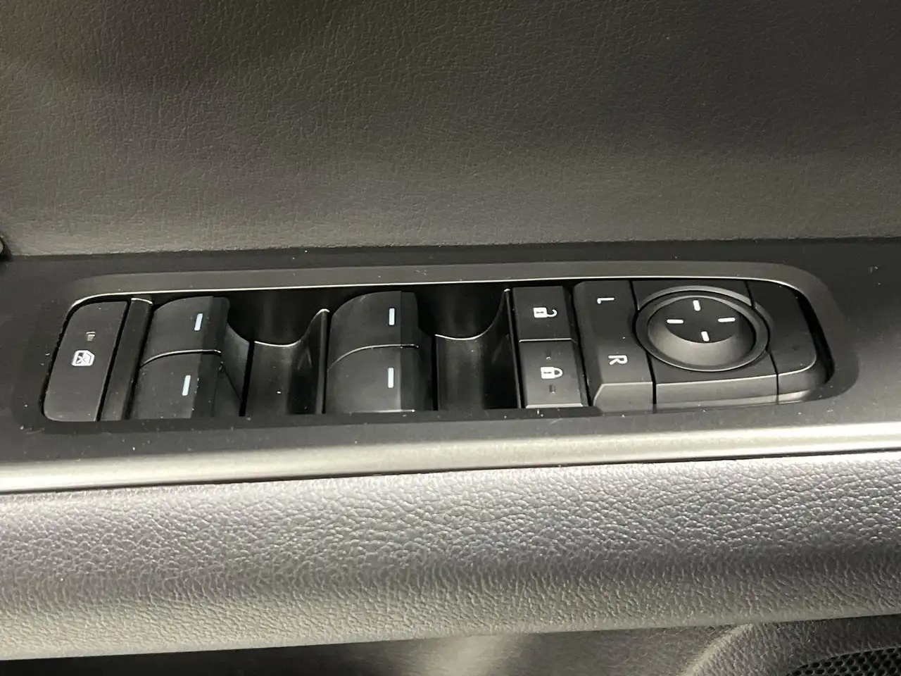 Lexus UX снимка Lexus UX
