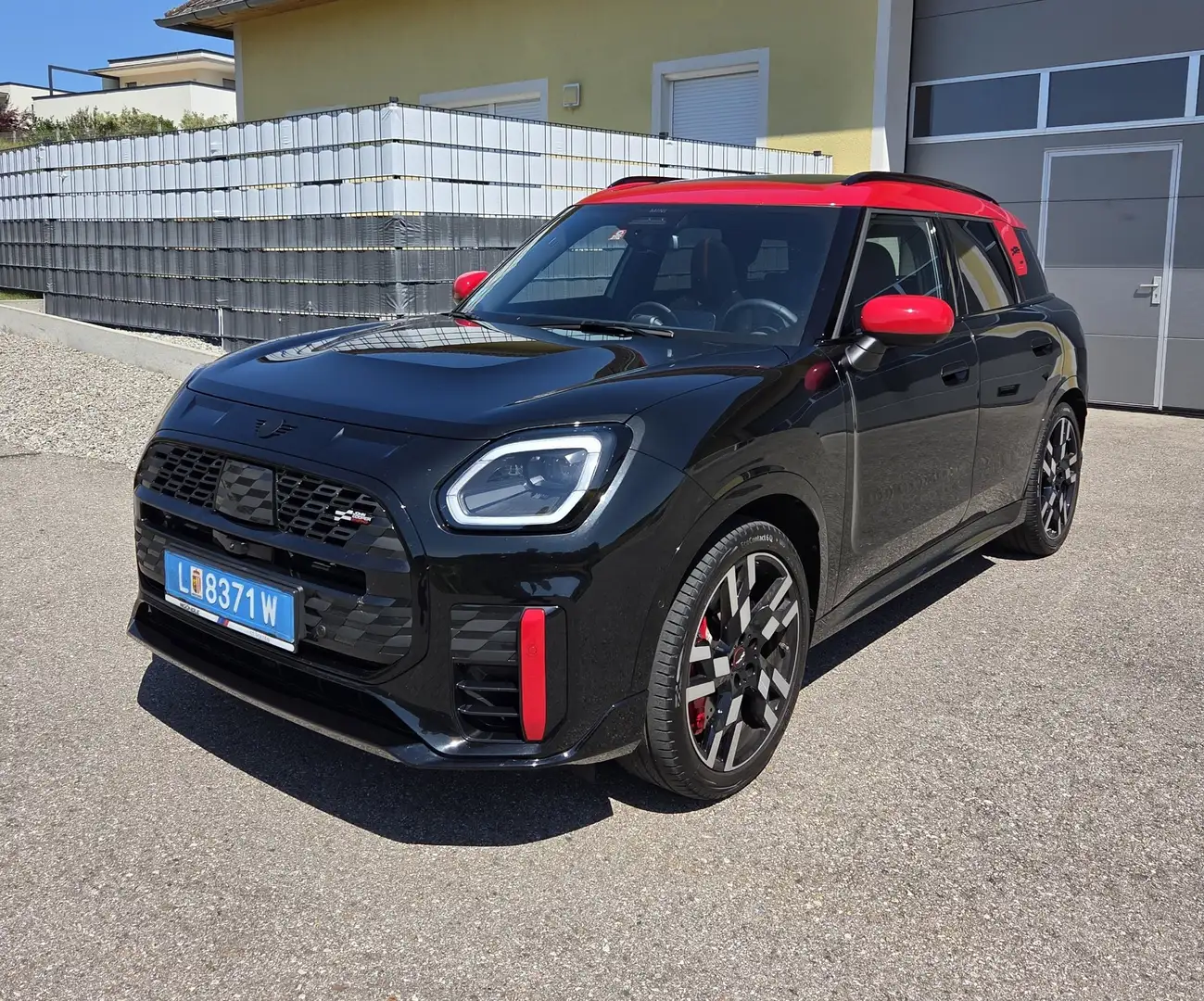MINI John Cooper Works Countryman 300 PS Turbo Allrad PANO XL Vollausstattung Schwarz - 2