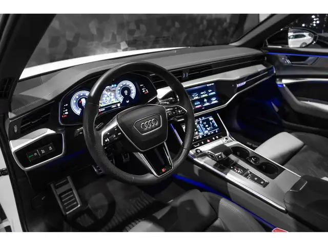 Audi A6 view 9
