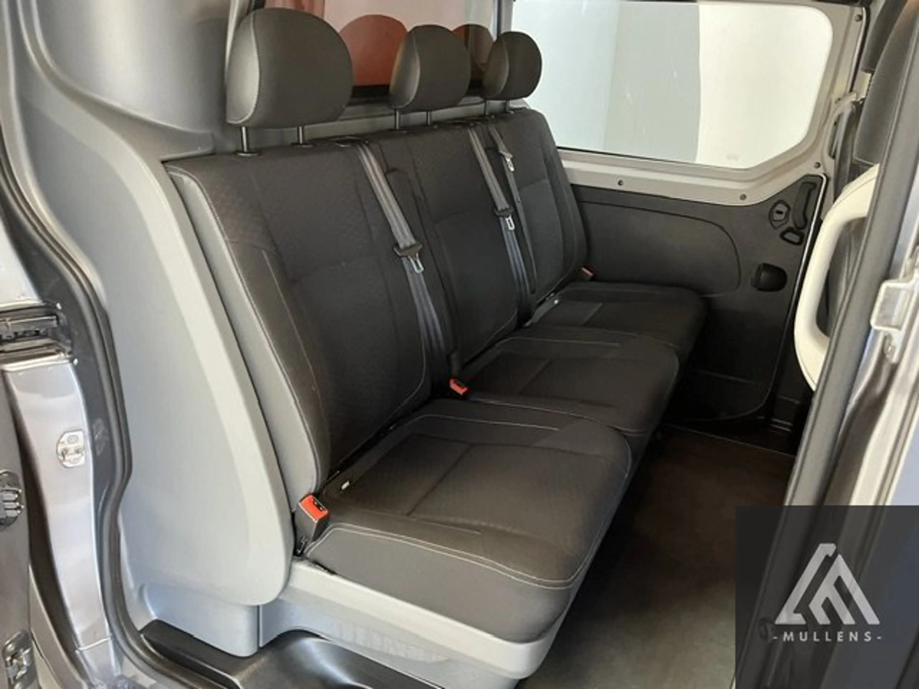 Opel Vivaro GBDC CDTi BiTurbo ecoFLEX Cosmo Edition L1H1 29 — photo 12
