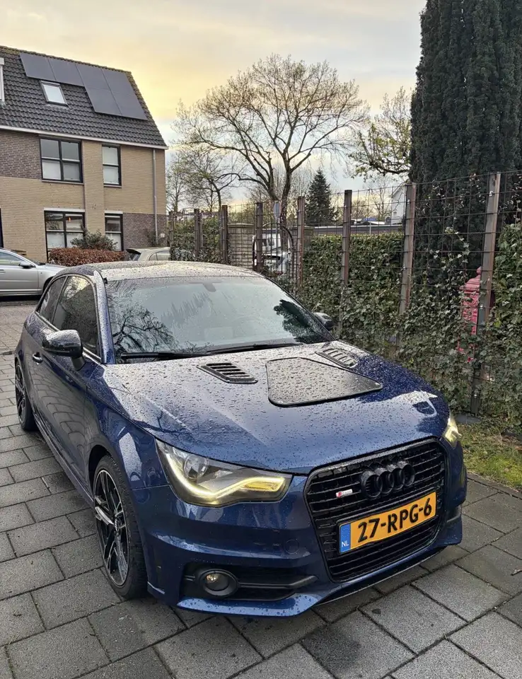 Audi A1 1.4 TFSI 119g. S-Edition — photo 1 of 10