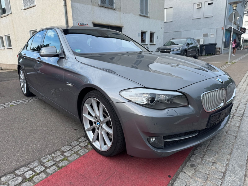 BMW 550 i Limousine/Navi/Leder/ — photo 2
