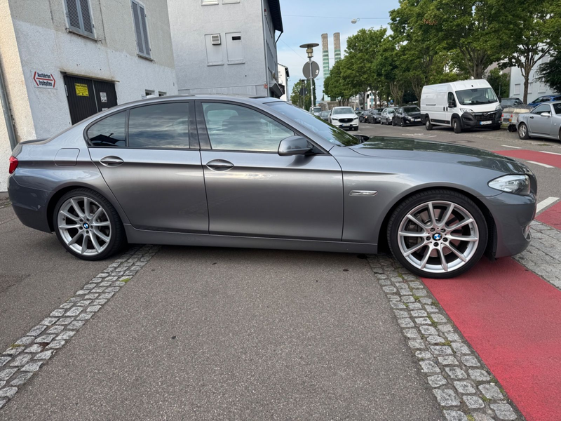 BMW 550 i Limousine/Navi/Leder/ — photo 3