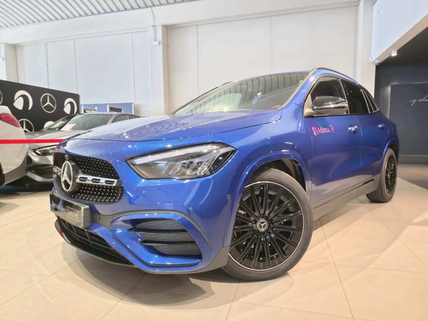 Mercedes-Benz GLA 200 200d 8G-DCT Blauw - 2