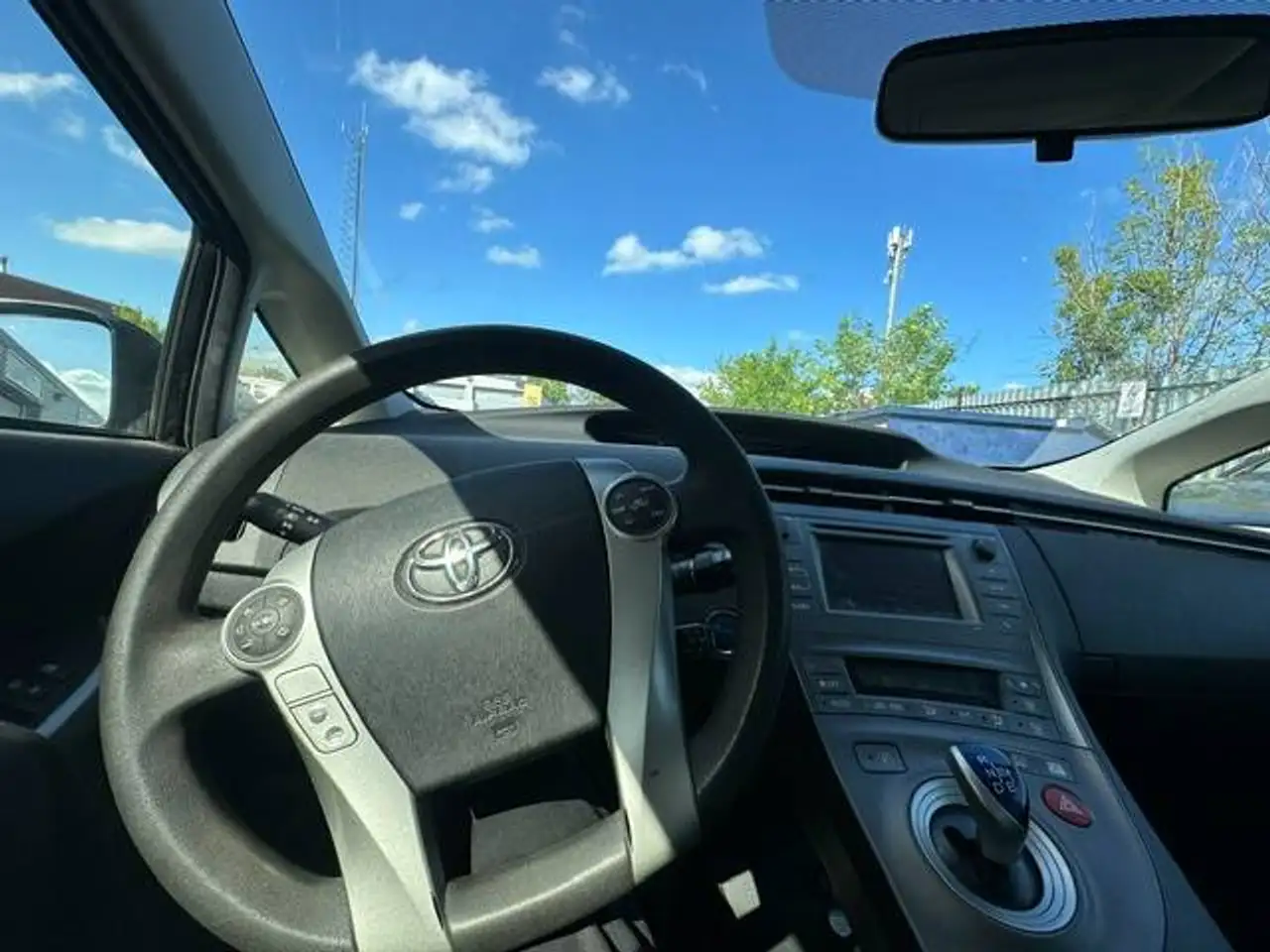 Toyota Prius снимка Toyota Prius