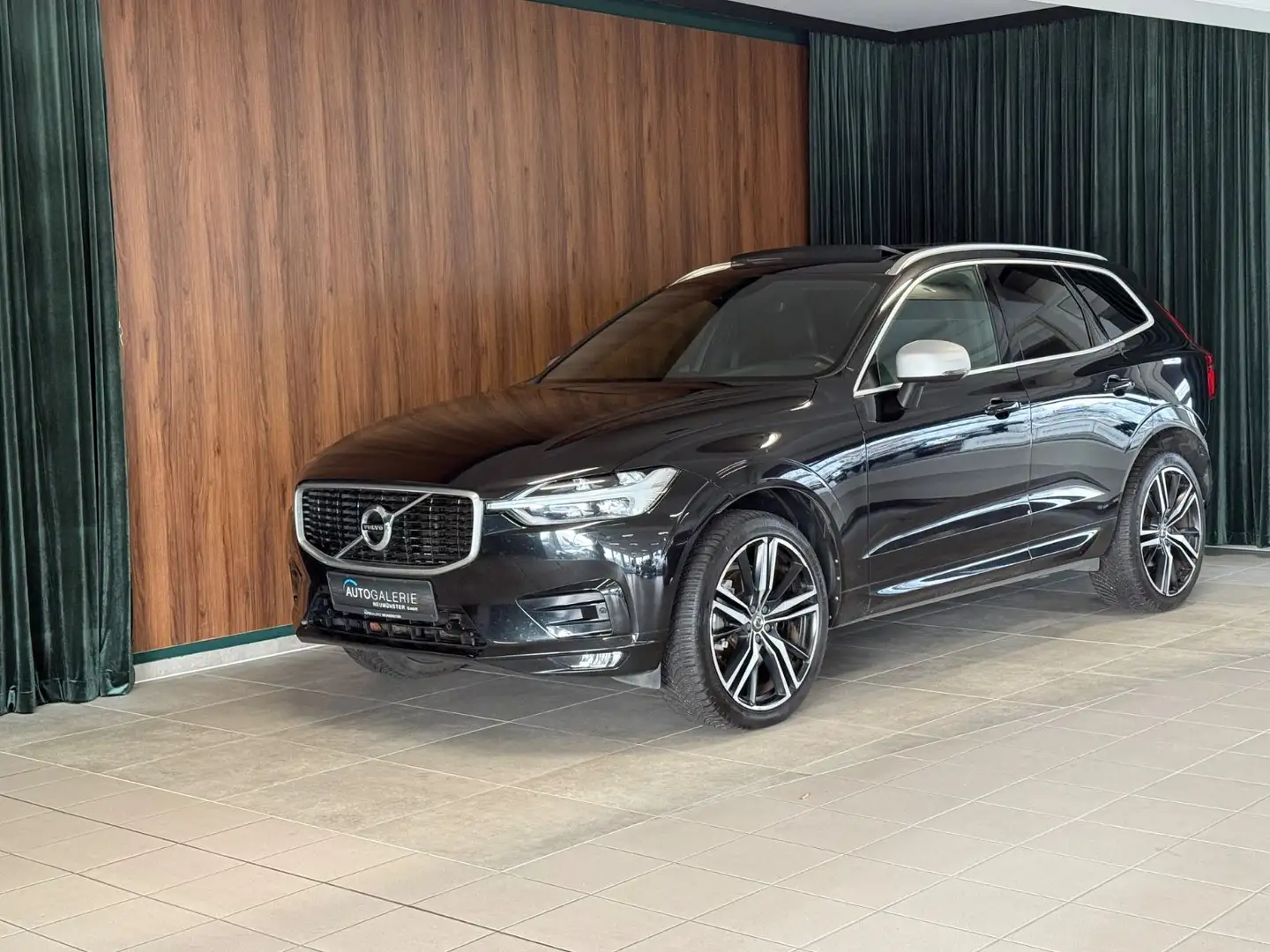 Volvo XC60 R-Design AWD°Kamera°Pano°B&W°Memory° Schwarz - 1