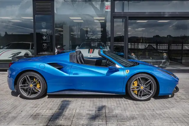 Ferrari 488 view 7