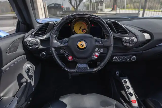 Ferrari 488 view 13