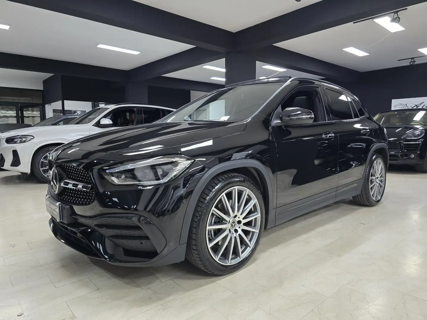 Mercedes-Benz GLA 200 GLA-H247 2023 d Premium auto (Km 23000-Tetto) Nero - 1