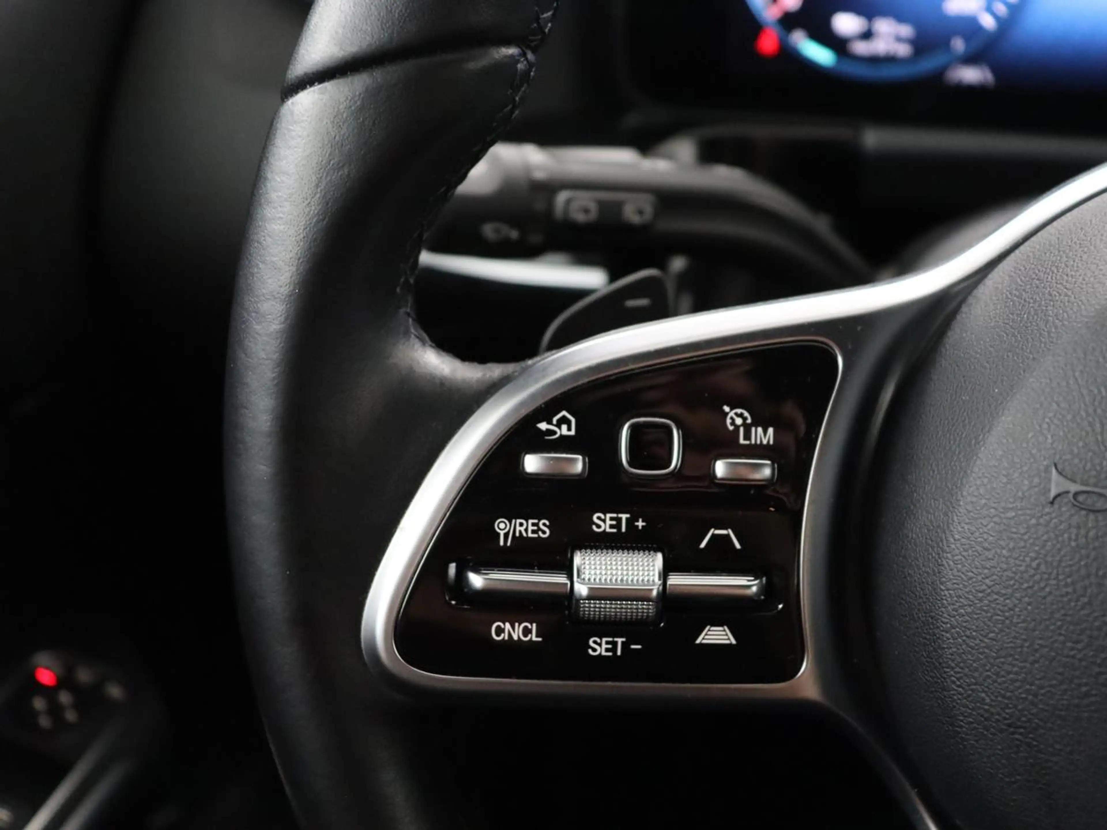 Mercedes-Benz EQA 250 Business Solution Luxury 67 kWh | SOH 95,3% | Half — photo 17