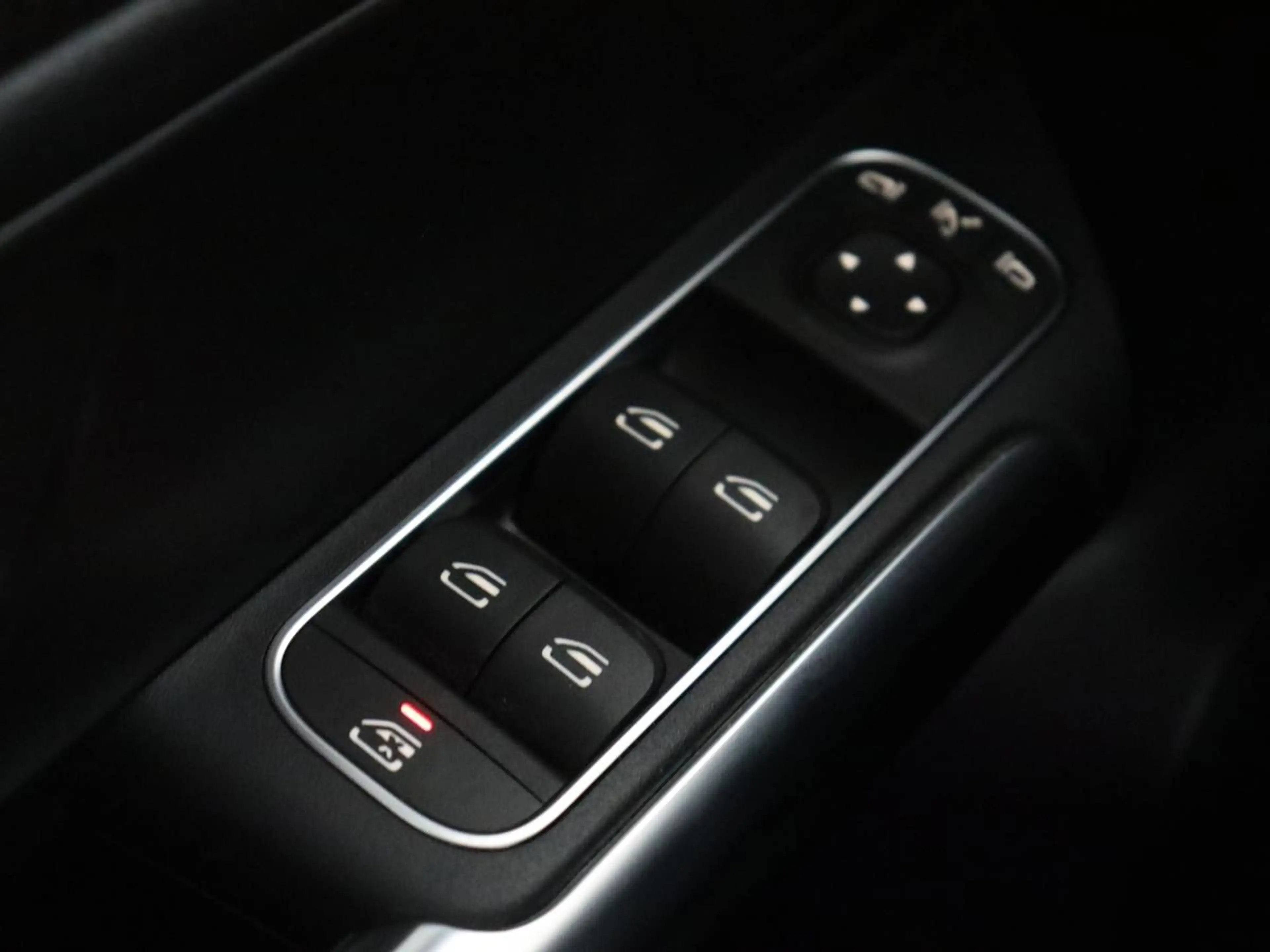 Mercedes-Benz EQA 250 Business Solution Luxury 67 kWh | SOH 95,3% | Half — photo 35