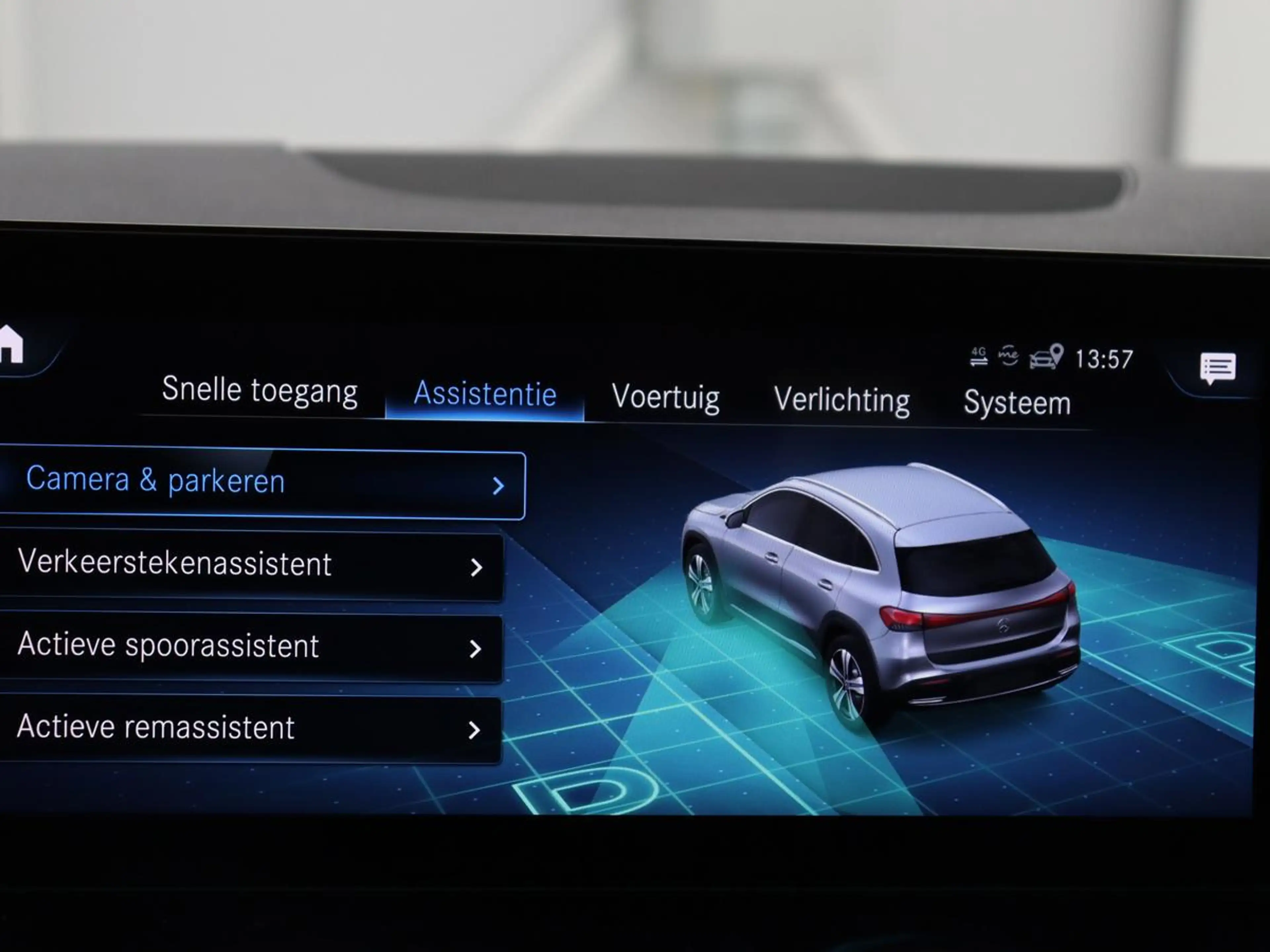 Mercedes-Benz EQA 250 Business Solution Luxury 67 kWh | SOH 95,3% | Half — photo 27