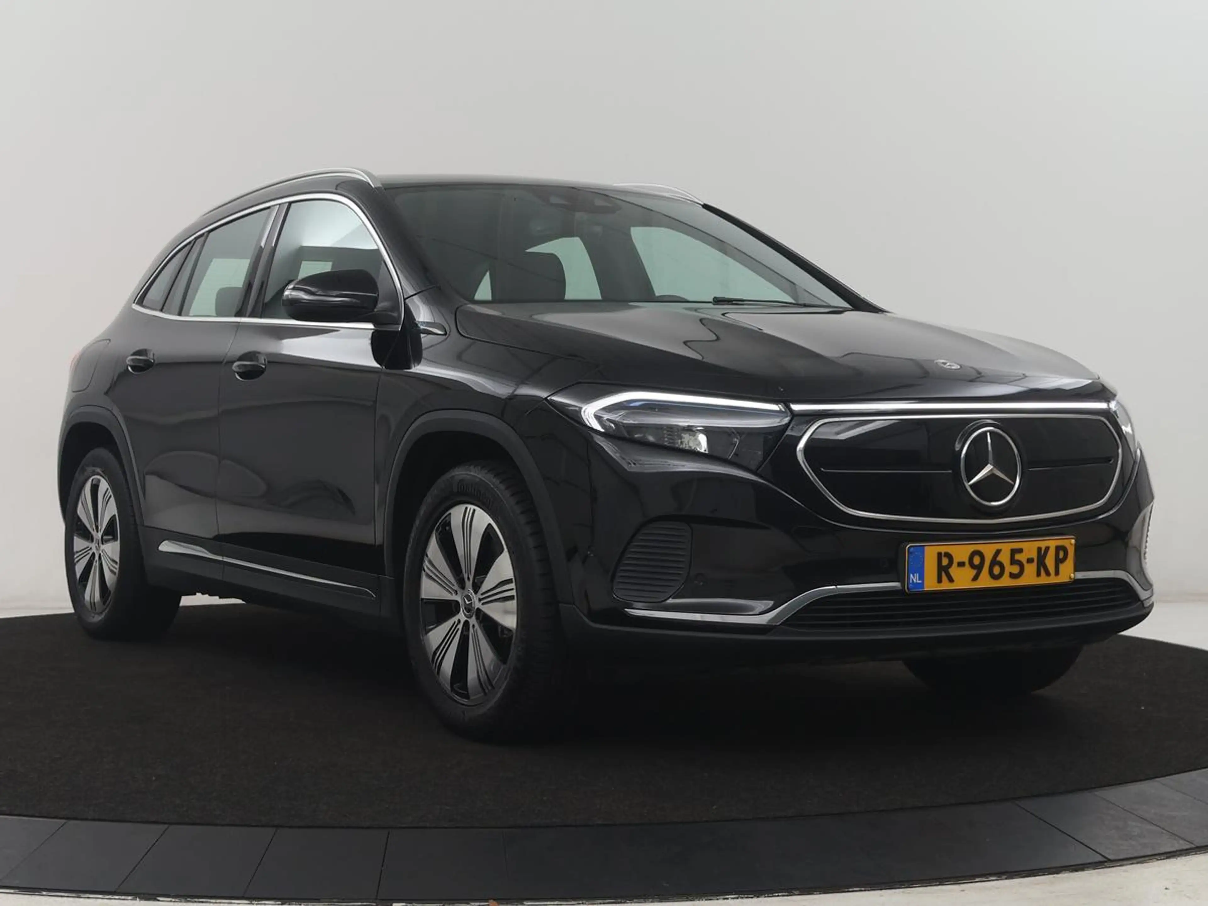 Mercedes-Benz EQA 250 Business Solution Luxury 67 kWh | SOH 95,3% | Half — photo 38