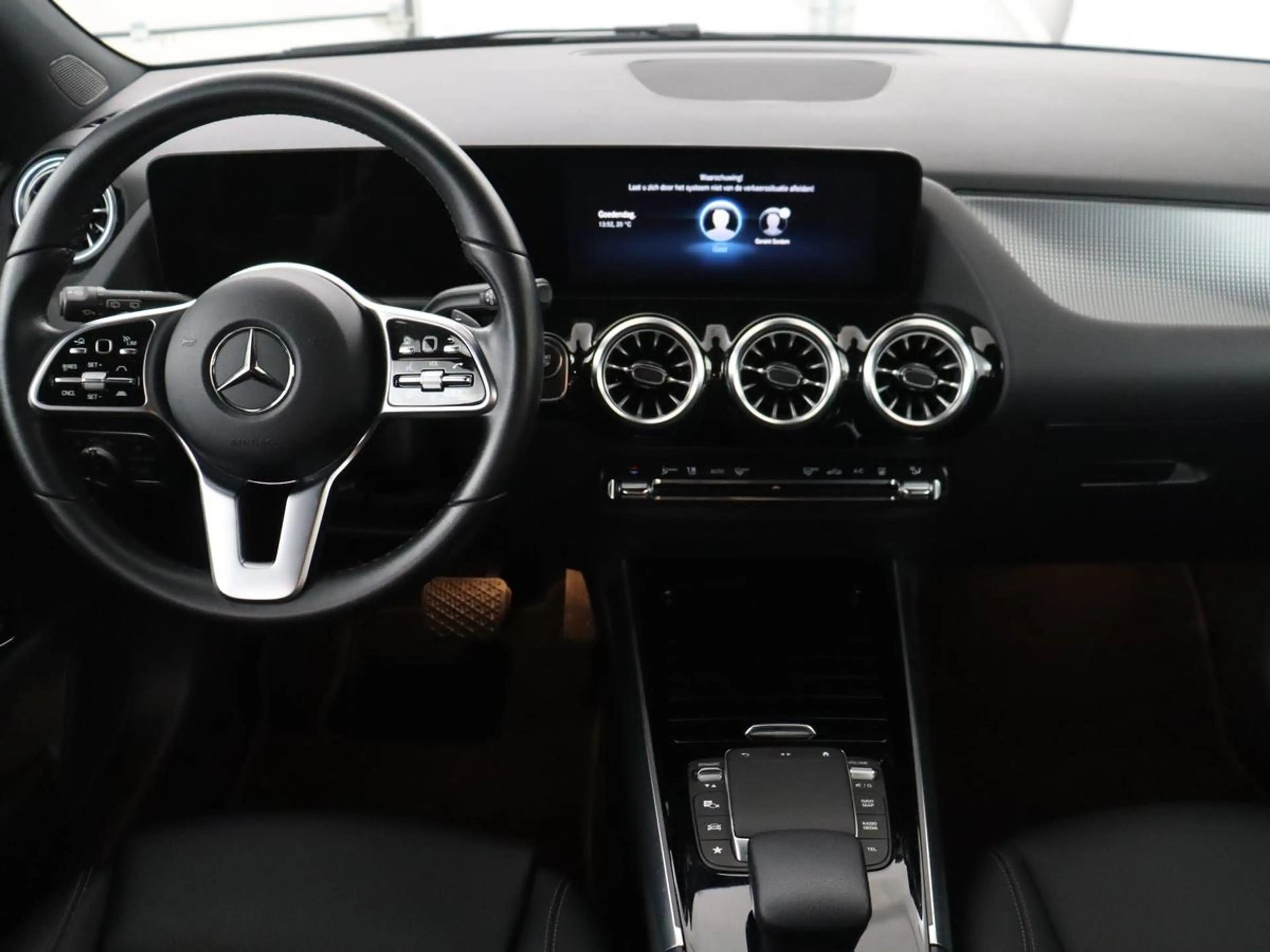 Mercedes-Benz EQA 250 Business Solution Luxury 67 kWh | SOH 95,3% | Half — photo 8
