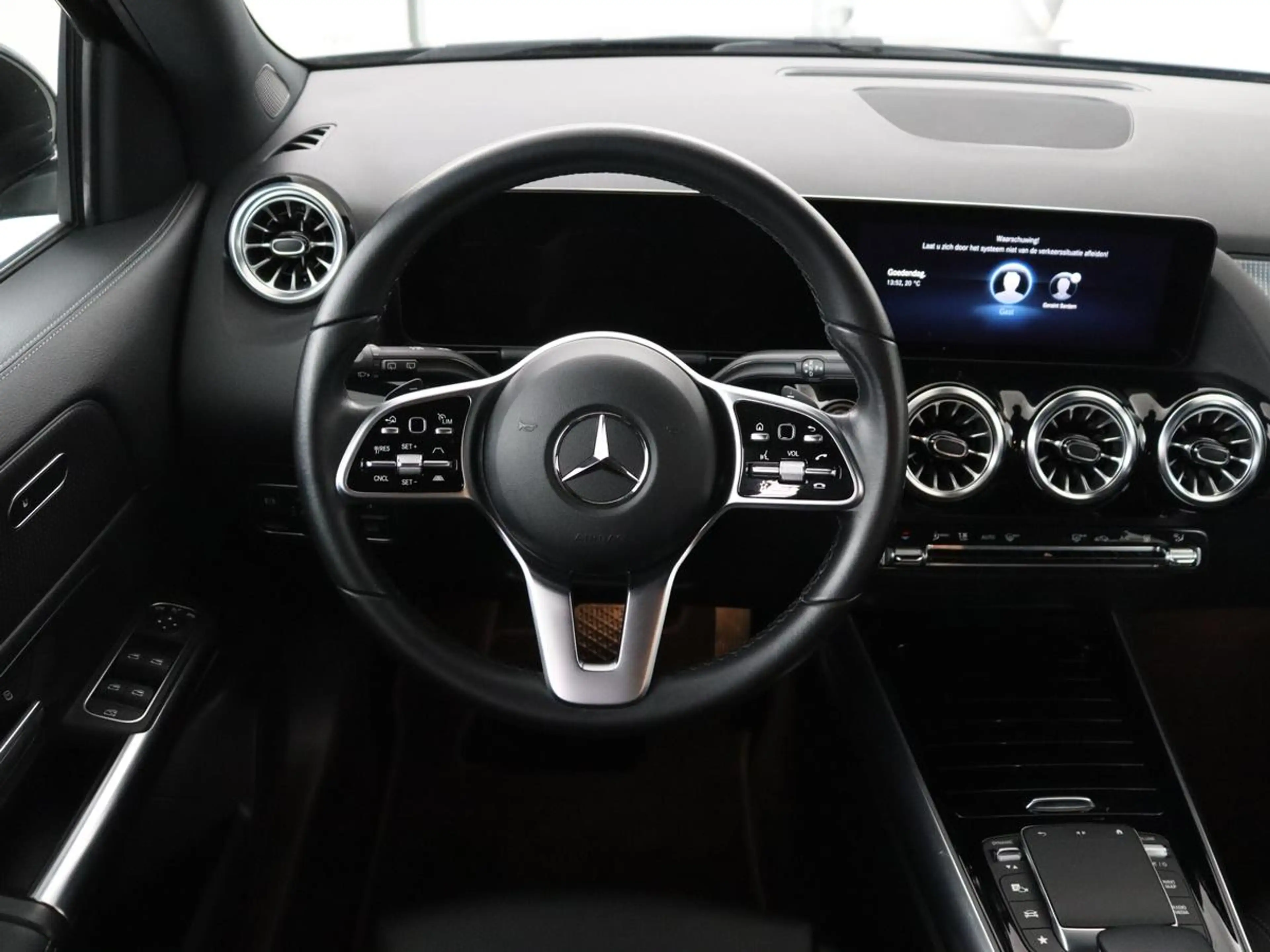 Mercedes-Benz EQA 250 Business Solution Luxury 67 kWh | SOH 95,3% | Half — photo 4