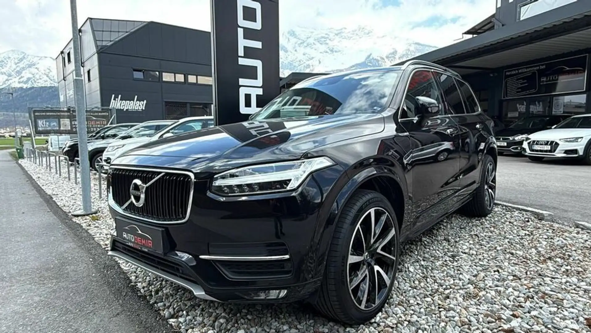Volvo XC90 Momentum AWD Schwarz - 2