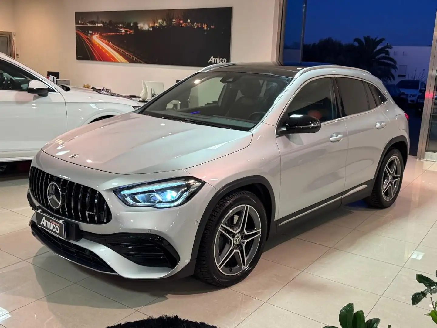 Mercedes-Benz GLA 200 d Automatic Premium AMG TETTO Gris - 2