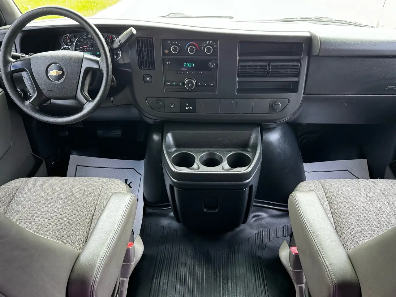 Chevrolet Express 3500 снимка Chevrolet Express 3500