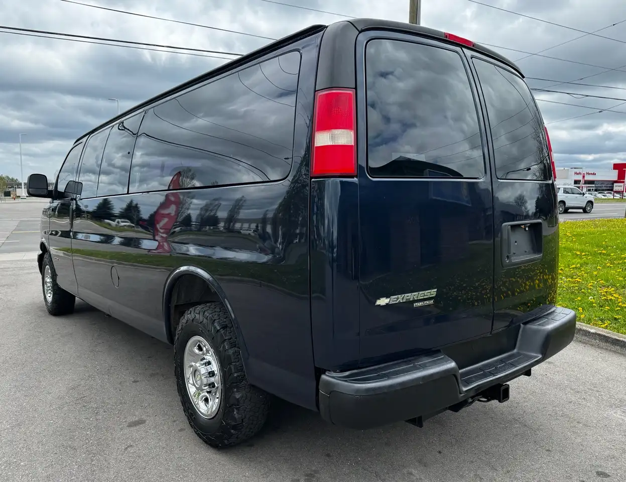 Chevrolet Express 3500 снимка Chevrolet Express 3500