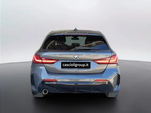 BMW 1 Series view 5