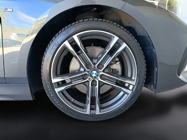 BMW 1 Series view 20