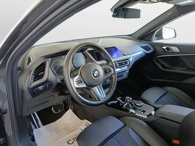 BMW 1 Series view 7