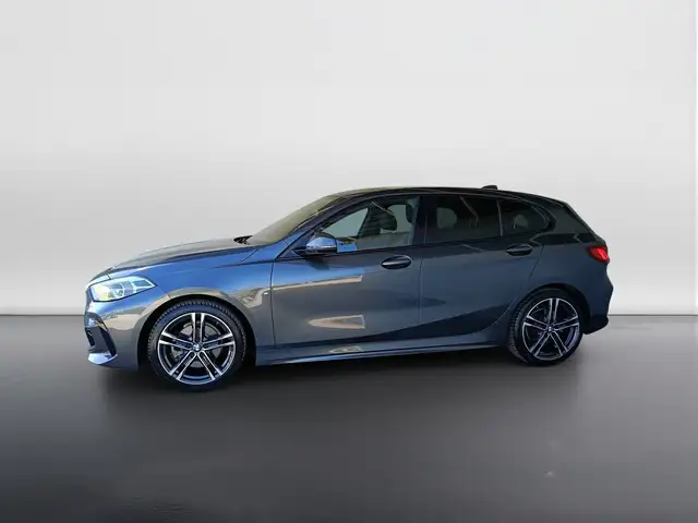 BMW 1 Series view 6