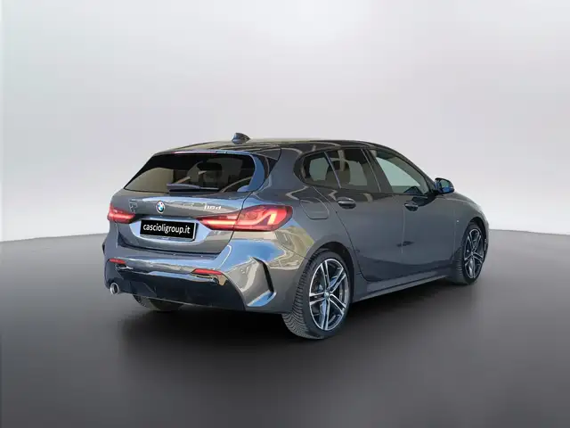 BMW 1 Series view 4