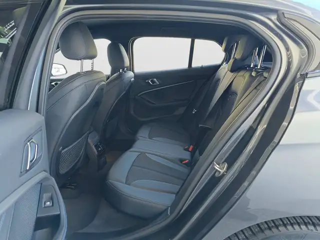 BMW 1 Series view 9