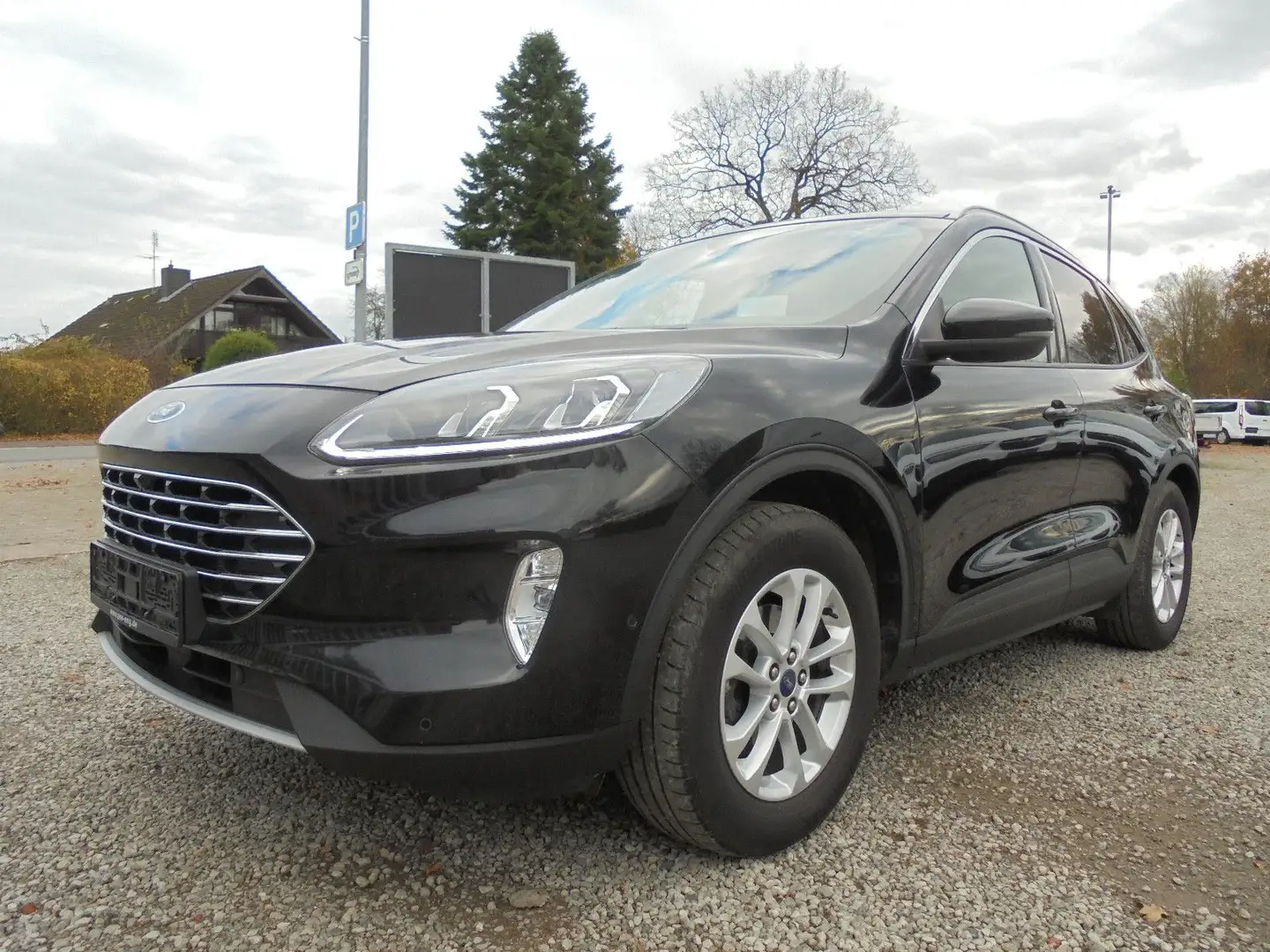 Ford Kuga 2.0 EcoBlue 4WD Titanium X Autom. AHK Navi Schwarz - 1