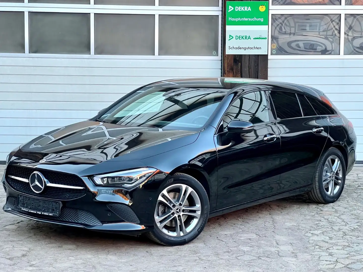 Mercedes-Benz CLA 200 d  -Klasse Shooting Brake LED Schwarz - 1