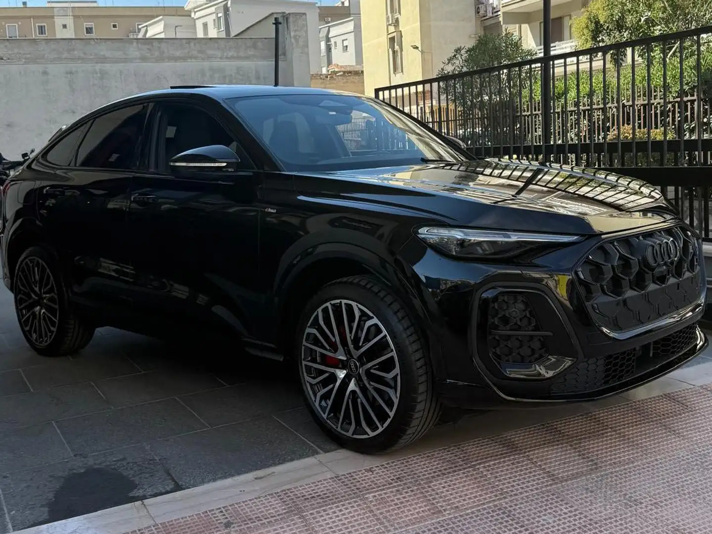 Audi Q5 SPORTBACK S LINE NEW MODEL 2025 Zwart - 2