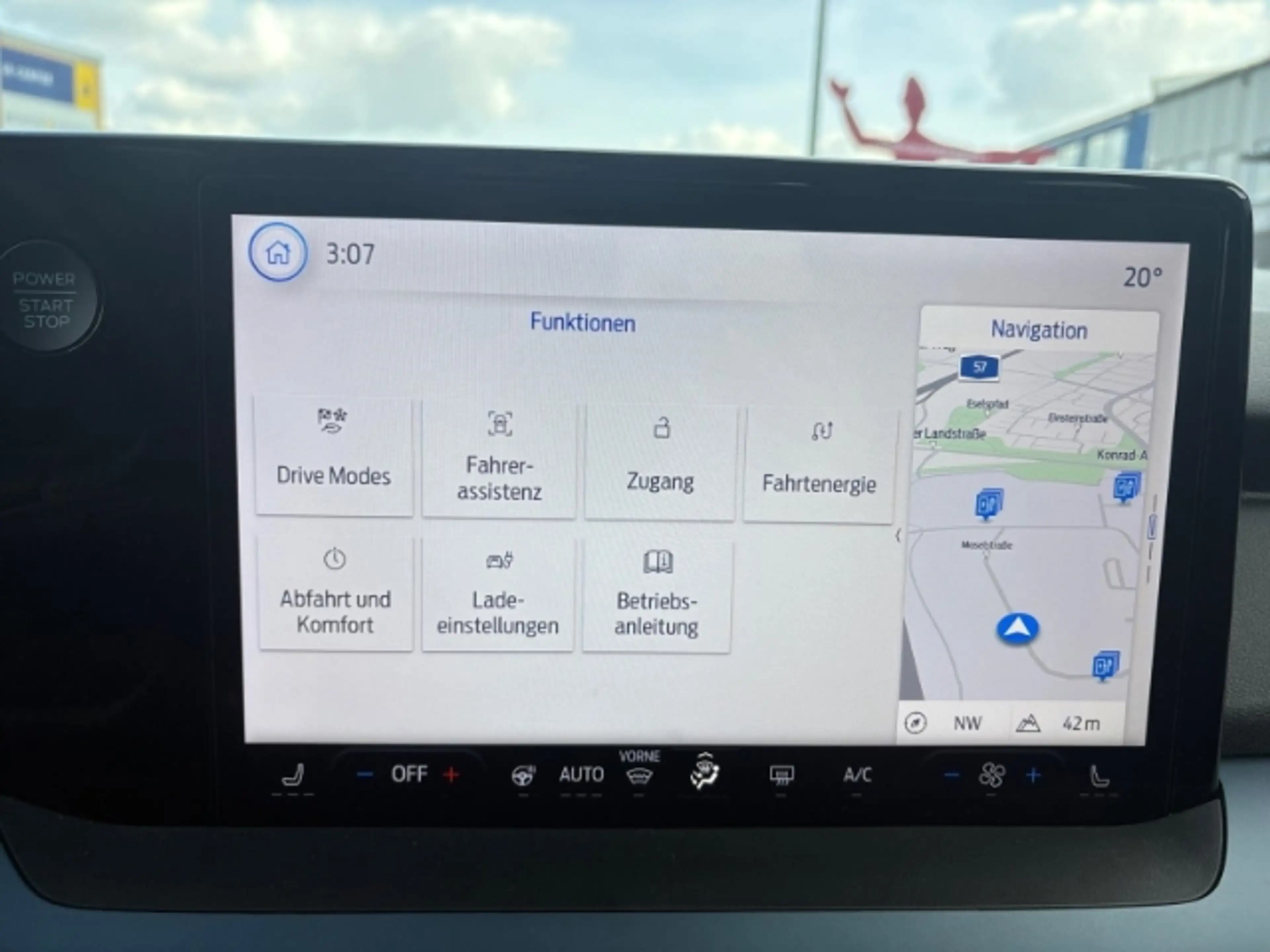 Ford Tourneo Courier BEV Active + Winterpaket 2 + Dach in weiß + Rückfa — photo 21