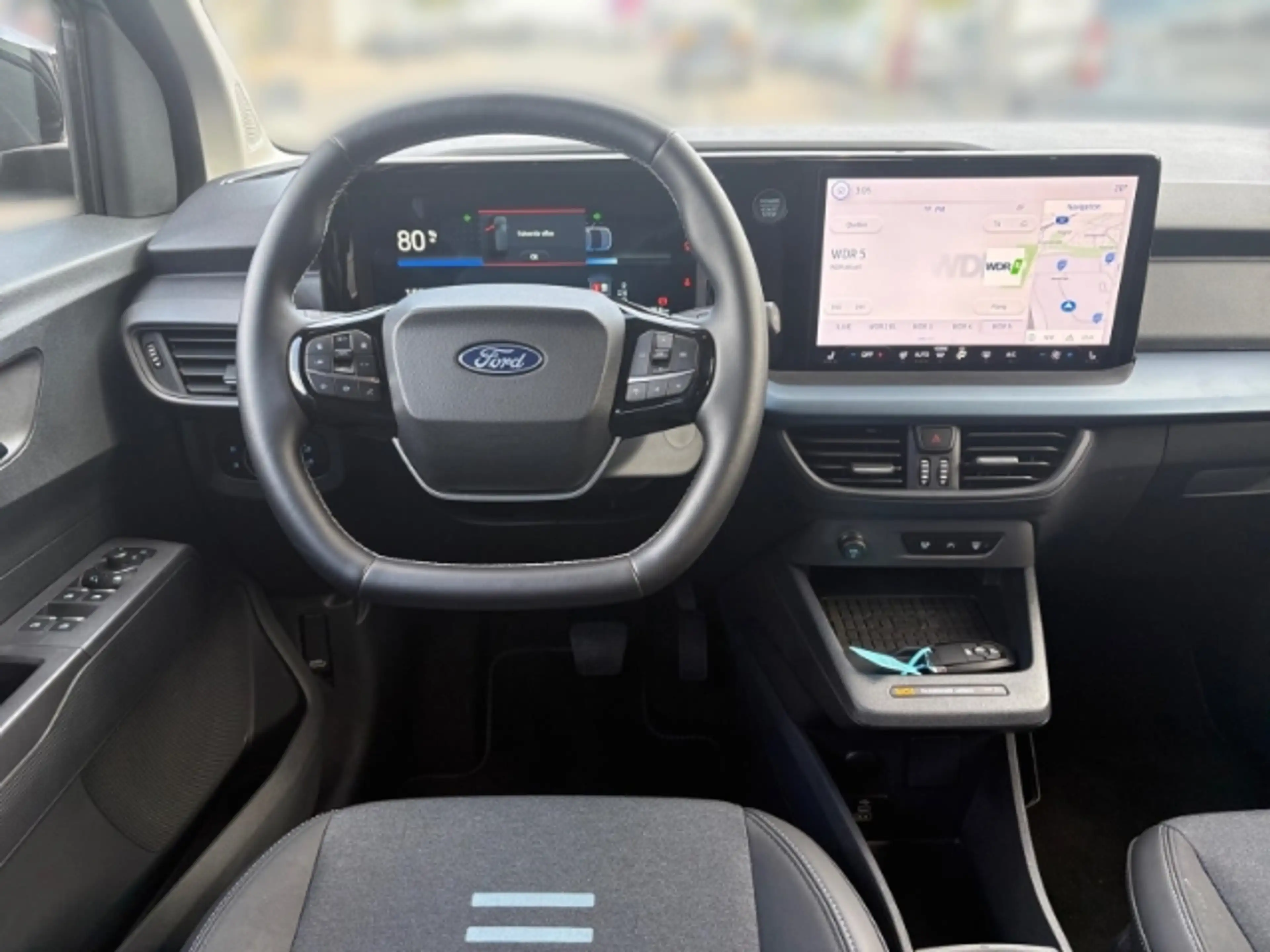 Ford Tourneo Courier BEV Active + Winterpaket 2 + Dach in weiß + Rückfa — photo 11