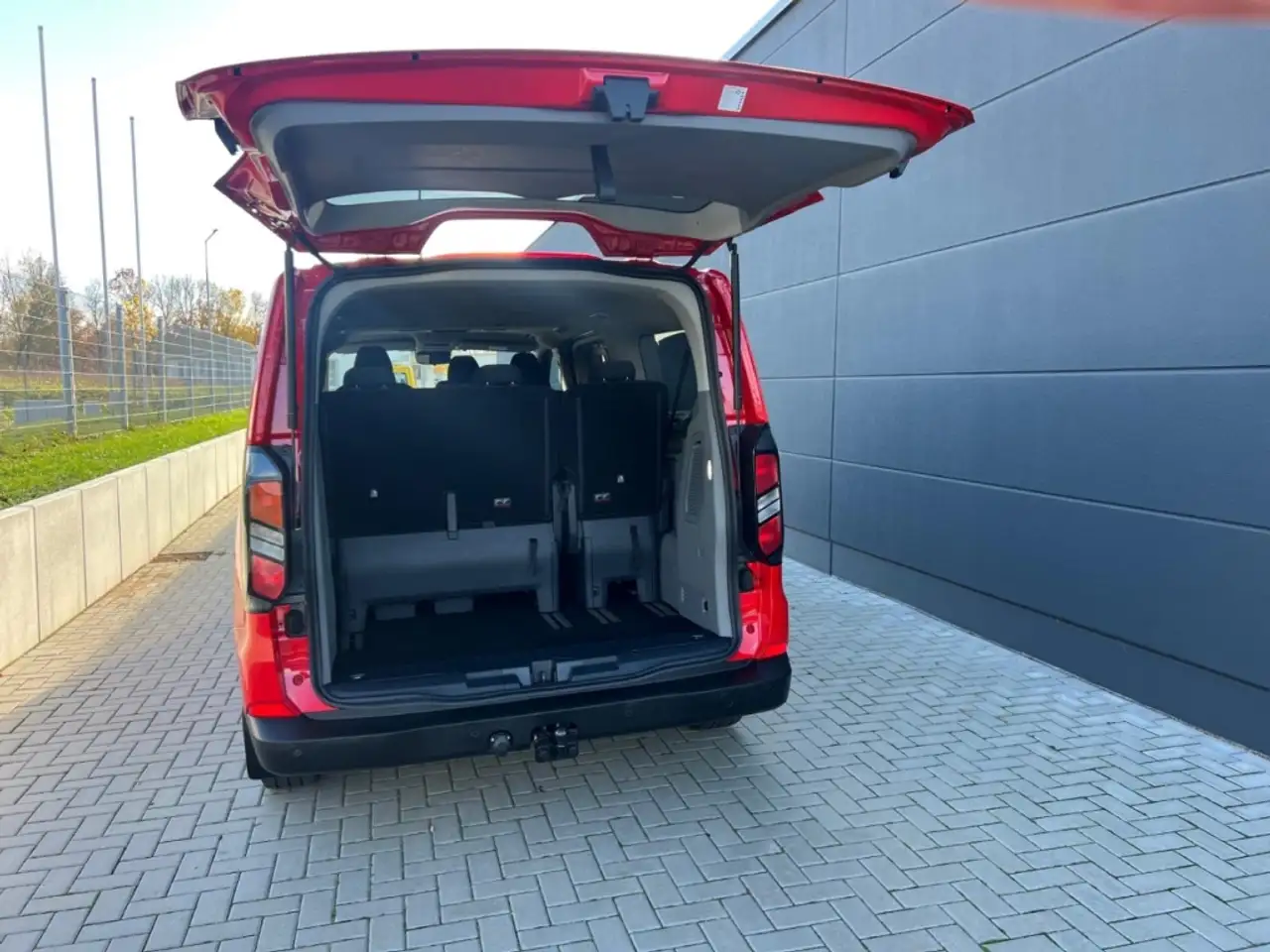 Ford Tourneo 2.0 EcoBlue L2 AT8 Trend Ausstellfenster AHK ACC, миниатюра 12