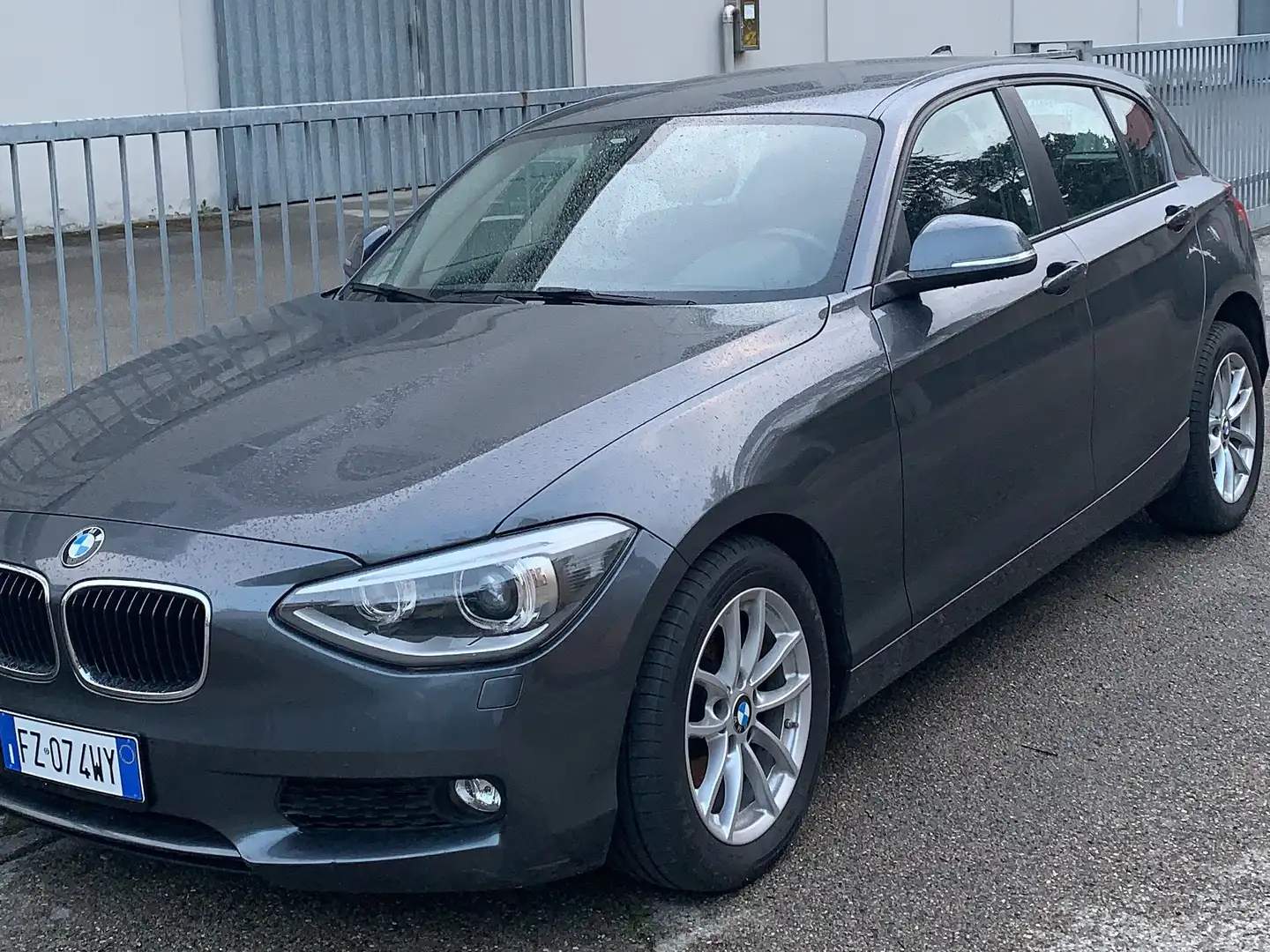 BMW 118 Serie 1 F/20-21 2011 118d 5p Unique Szary - 1