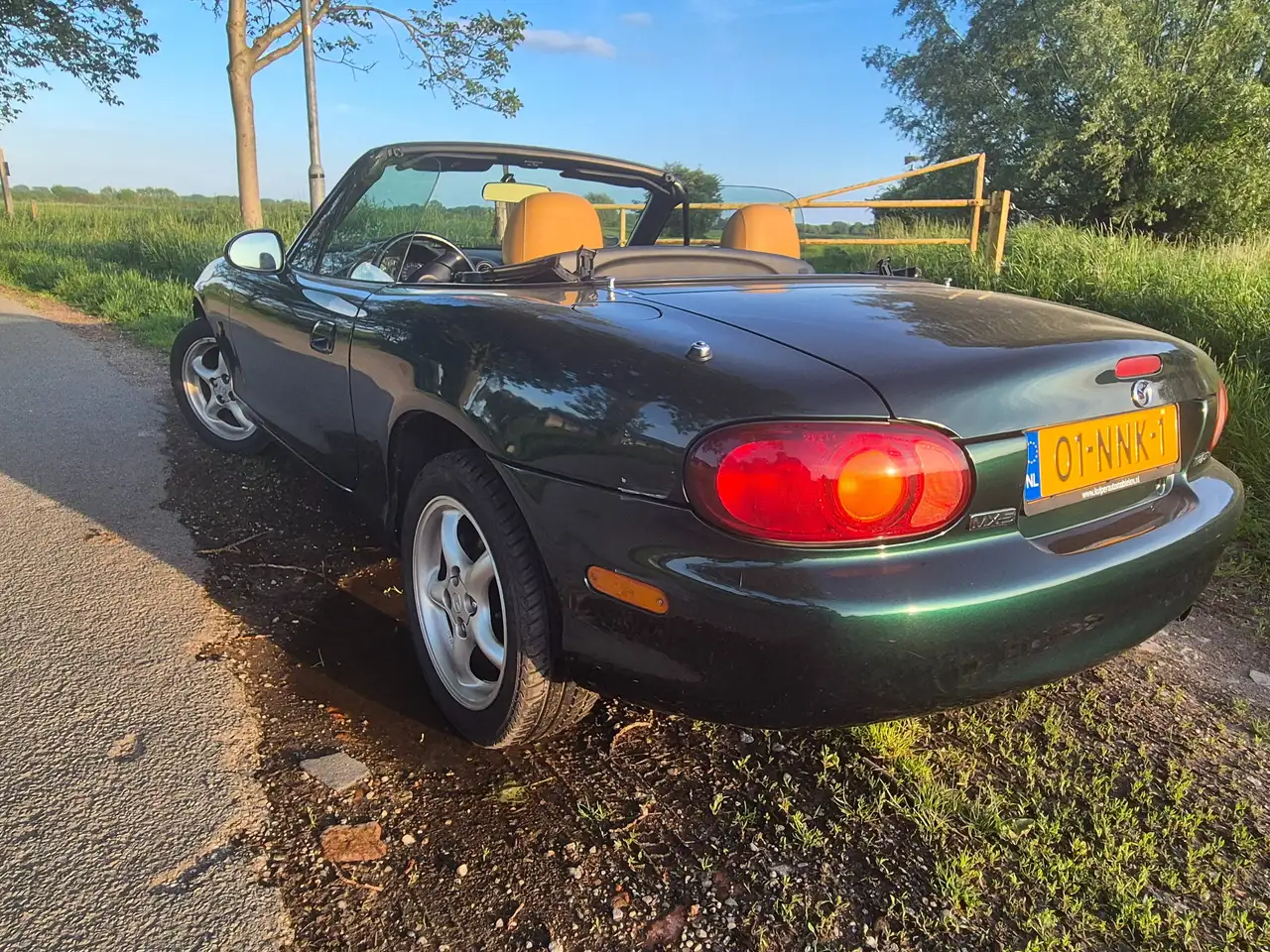 Mazda MX-5 1.6i Touring, foto 5
