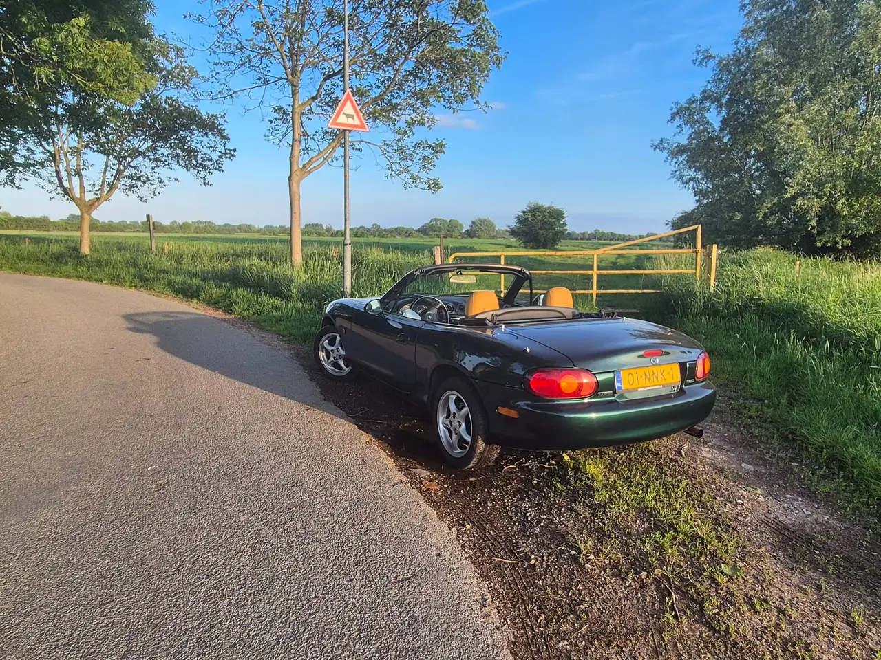Mazda MX-5 1.6i Touring, foto 6