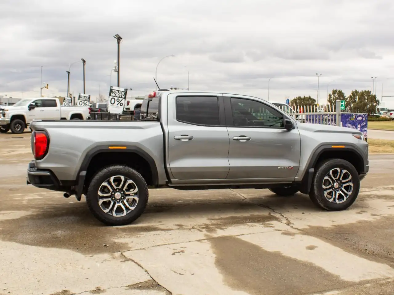 GMC Canyon снимка GMC Canyon