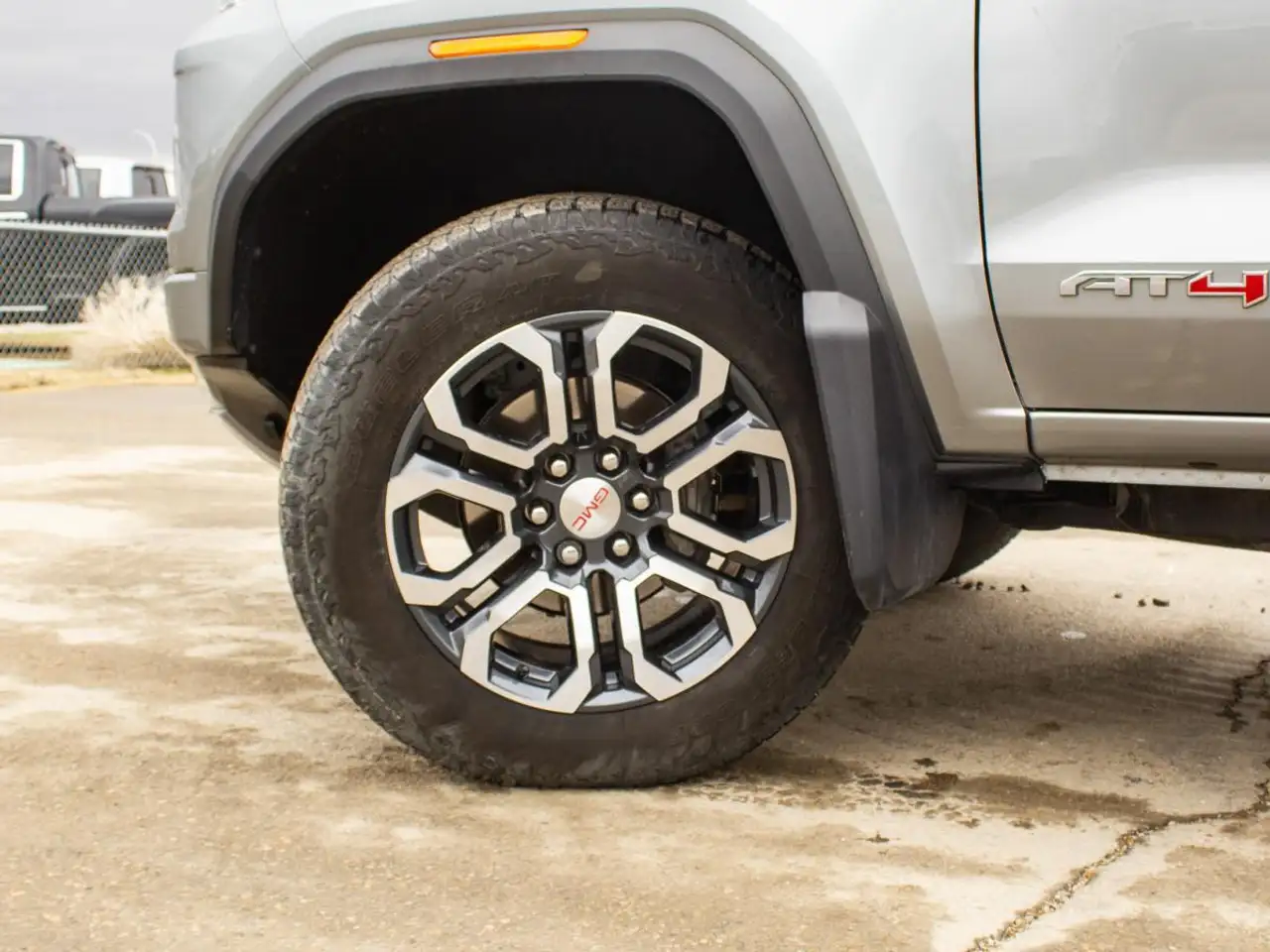 GMC Canyon снимка GMC Canyon