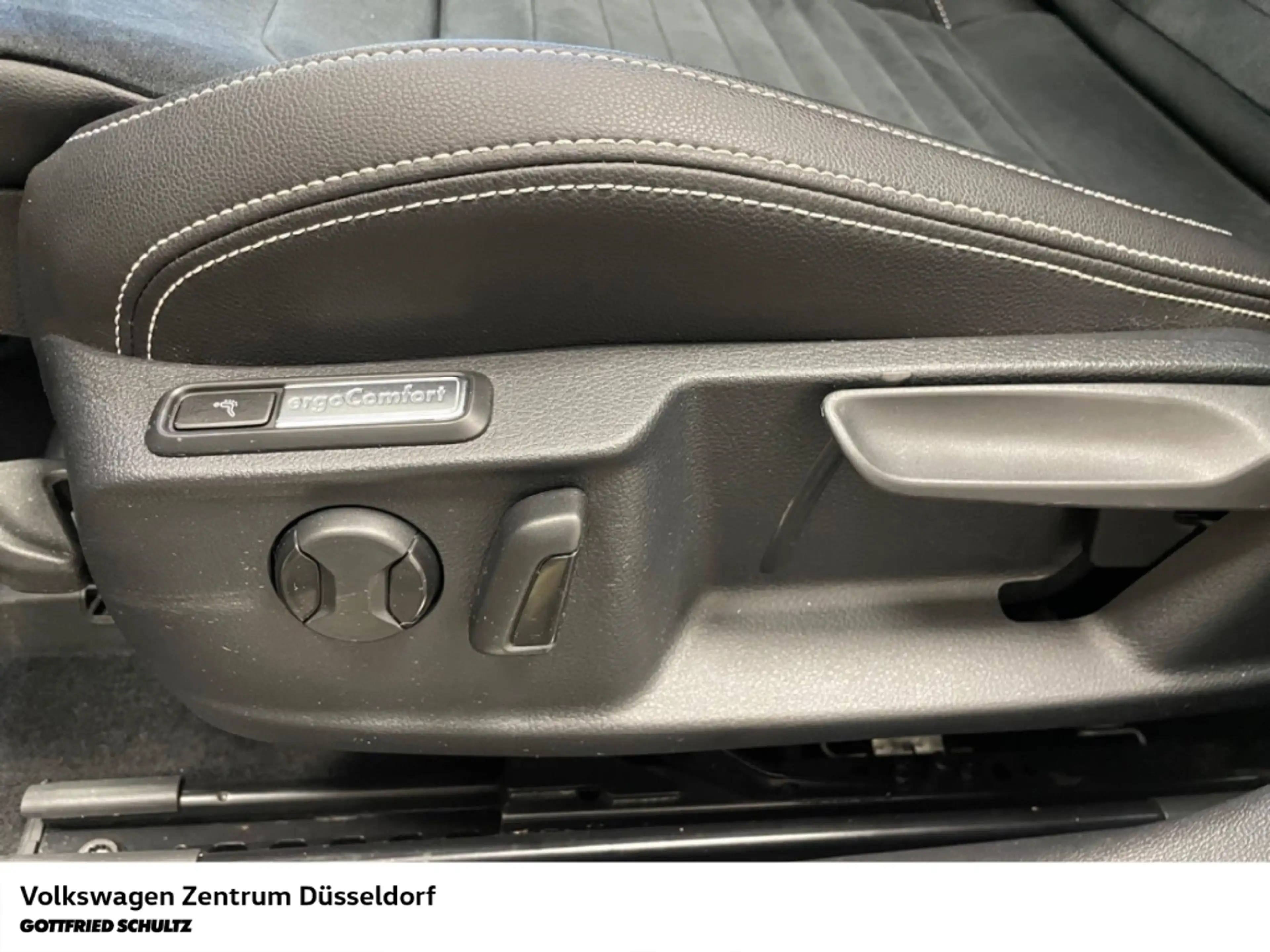 Volkswagen Passat Variant Elegance 2.0 TDI 4Motion DSG Navi Kamera Head-Up L — photo 11