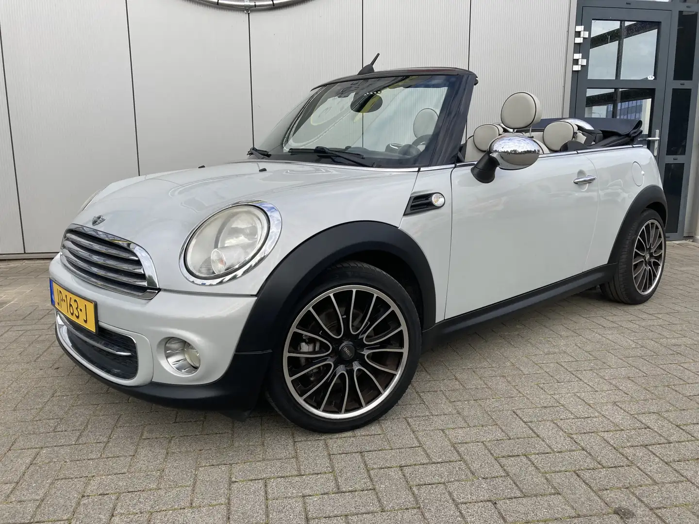 MINI Cooper Cabrio 1.6 Chili Unieke kleur! | Stoelverwarming | 116PK Wit - 1