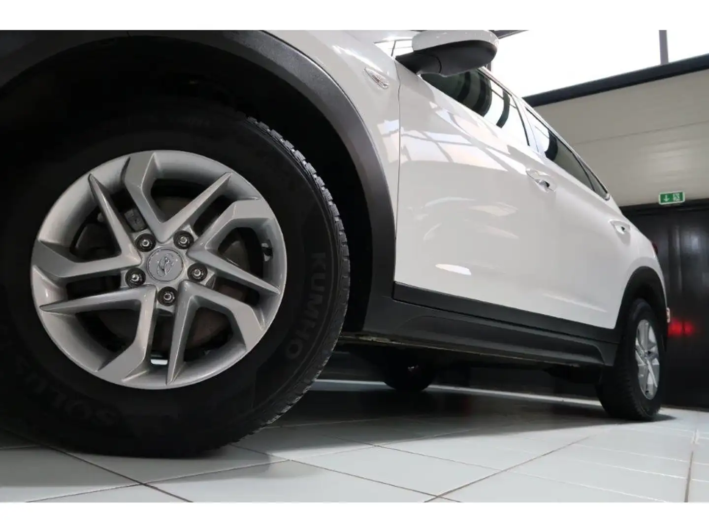 Hyundai TUCSON select 2WD 1.6 Klima Bluetooth el FH/el SP Weiß - 2