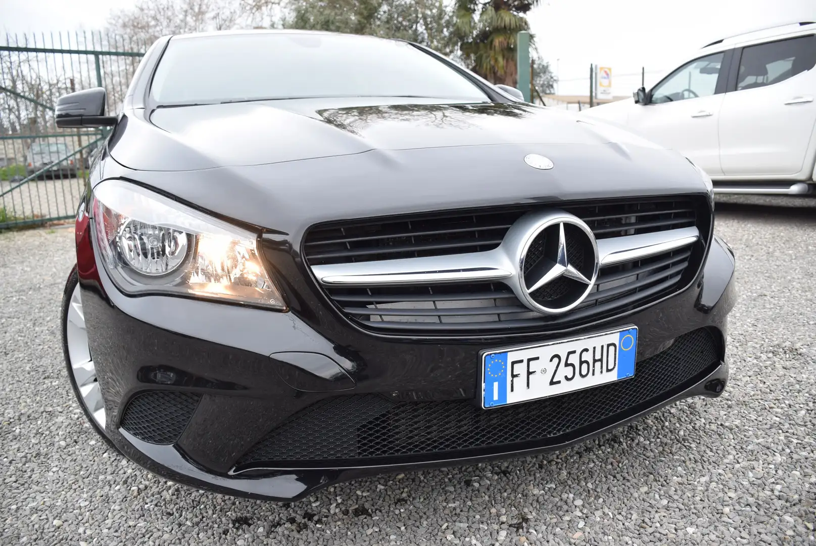 Mercedes-Benz CLA 220 d 177cv ShootingBr. Aut. ADAS CRUISE PELLE SENSORI Nero - 2