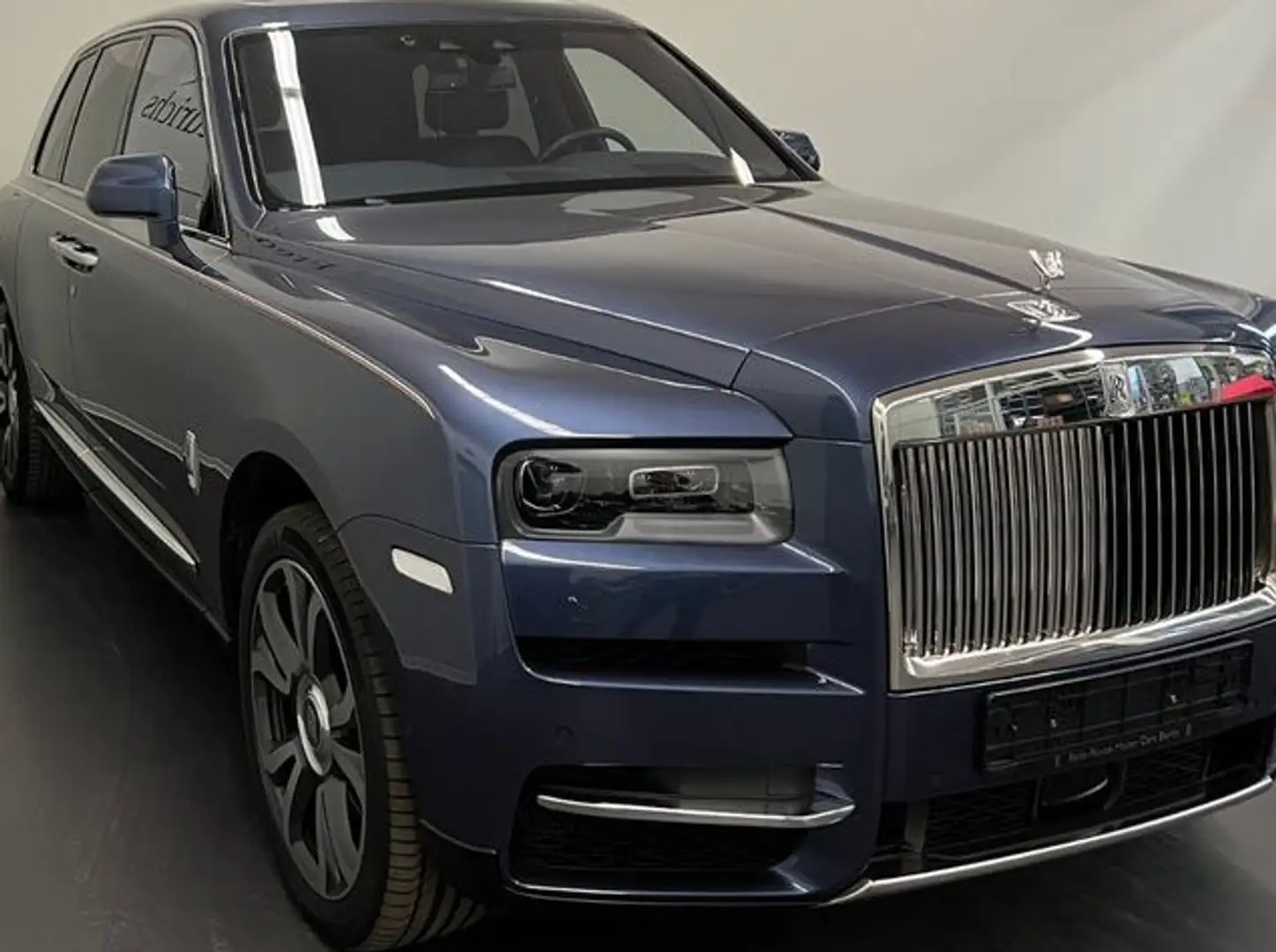 Rolls-Royce Cullinan Синій - 2